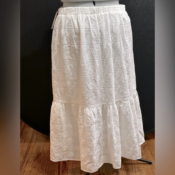 Button down front skirt - Picture 2 of 3